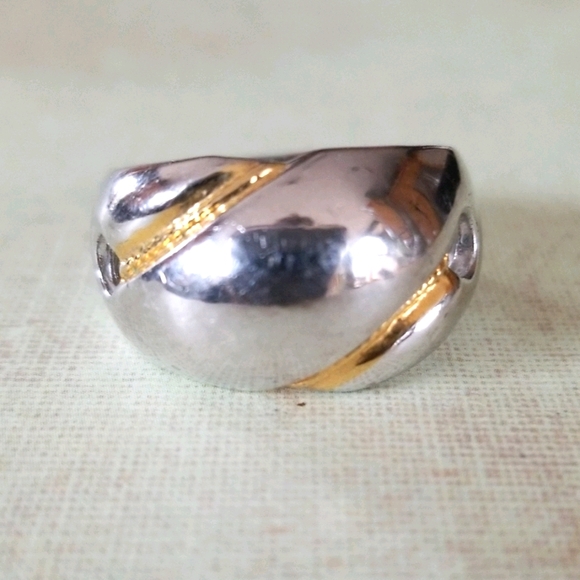 Vintage 1970s Mixed Metal Silver and Gold Two Tone Metal Ring Size 7 3/4 - Picture 5 of 12